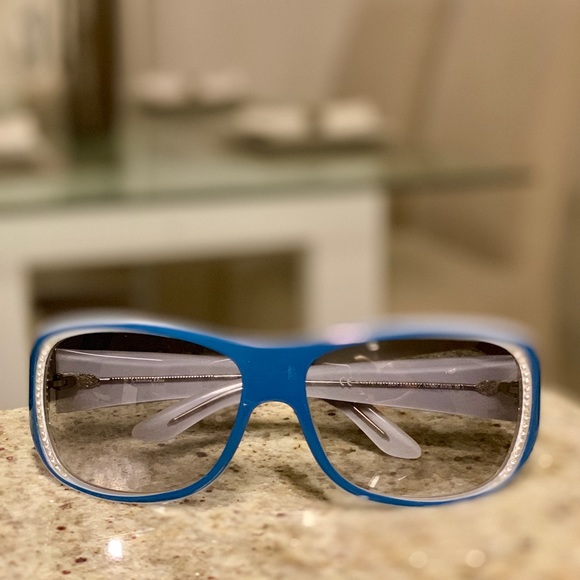 Dior Accessories - Authentic Dior Sun glasses - Blue